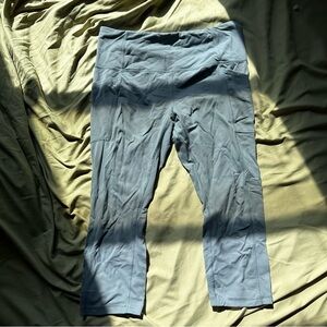 Stylish Blue-Gray Cropped Leggings